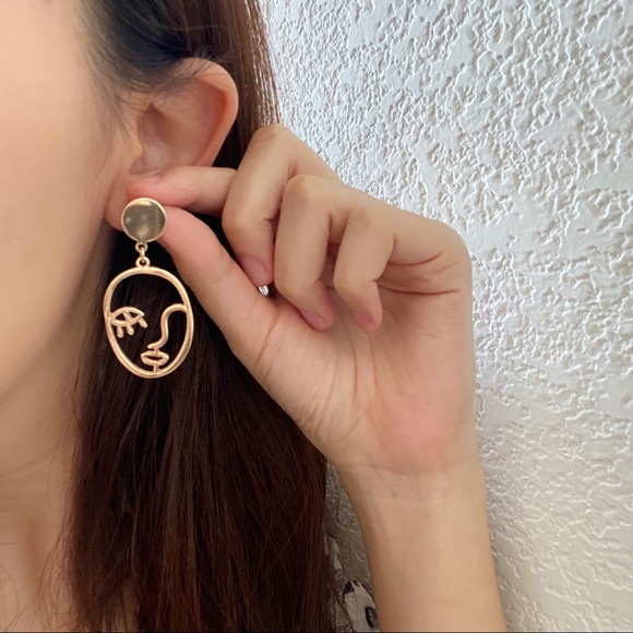 Face Art Metal Drop Earrings in Gold - Picture 4 of 8